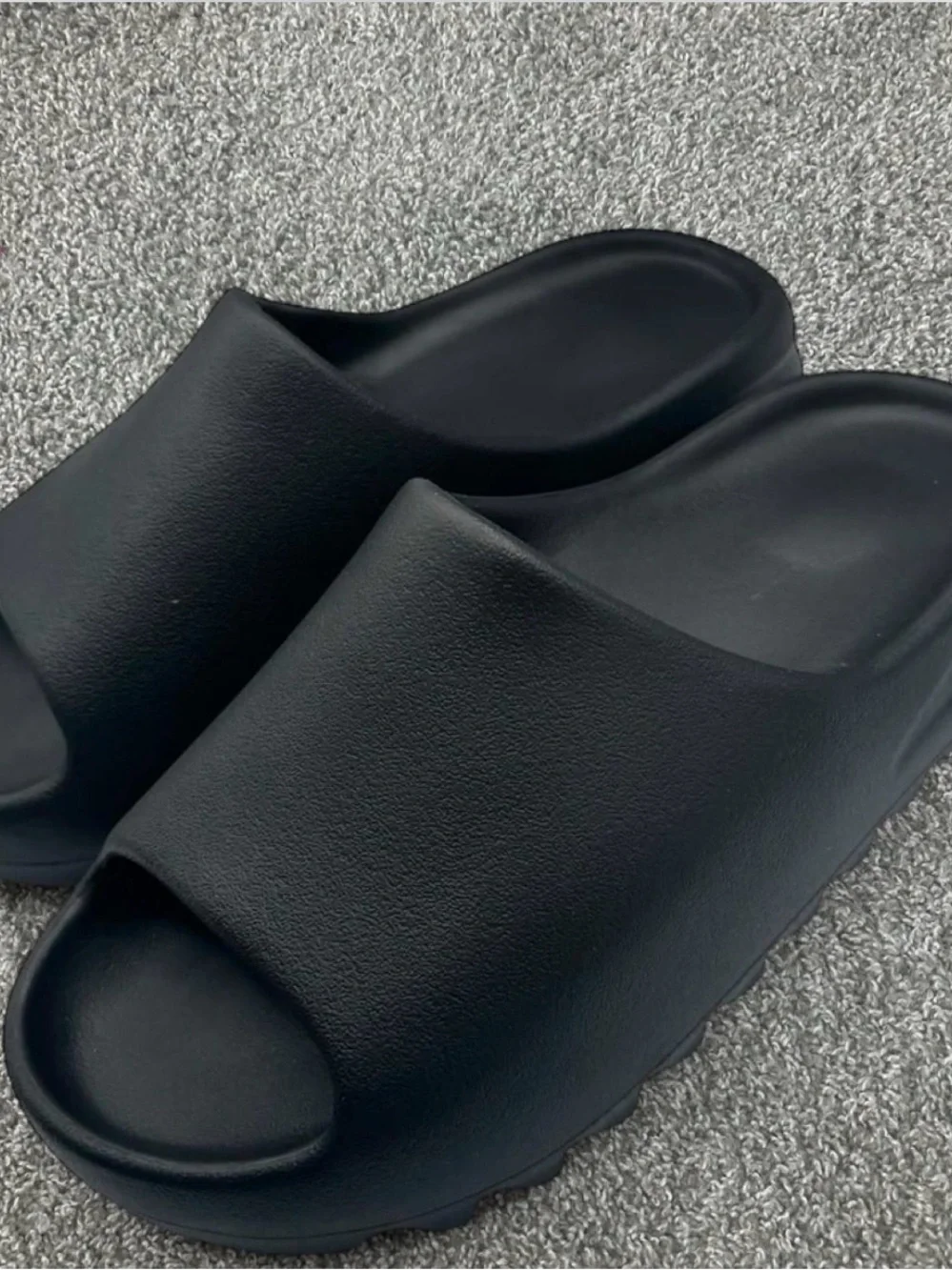 Yeezy classic slide